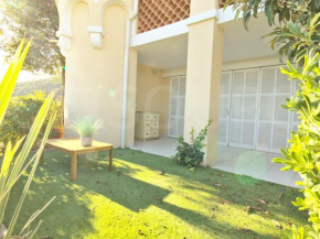 2 pièces en rez-de-jardin avec vue mer, piscine et parking à Saint-Raphaël - FR-1-504-567